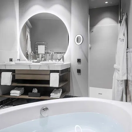Hotel Weisses Roessl 5*