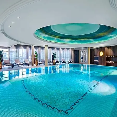 Hotel Weisses Roessl 5*
