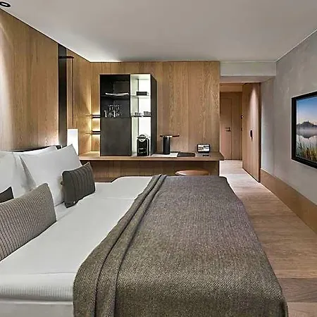 Weisses Roessl Hotel 5*