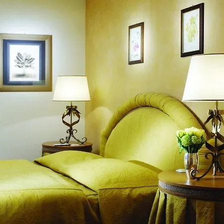 Weisses Roessl Hotel