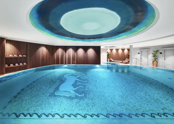 Weisses Roessl 호텔 5*